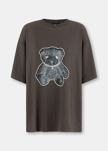 Black Teddy Pearl Necklace T-Shirt